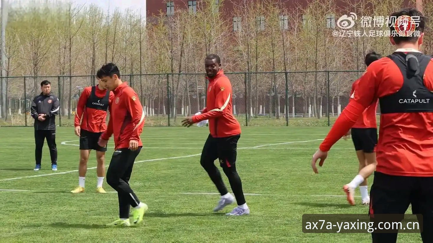 中国官方站AX7A体育数据iOS版 辽宁铁人换血决策背后的战术博弈:三中卫体系与球员数据的实用对比分析